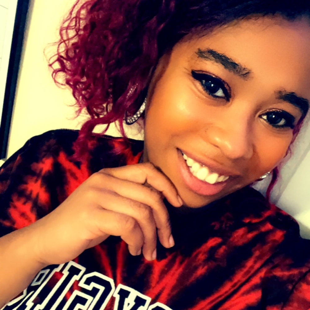 Meet your Posher, Aviana